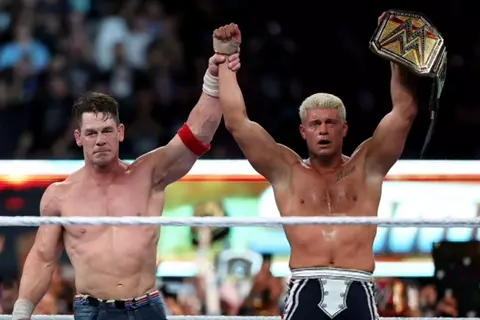 نتائج عرض سمر سلام 2025.. رودز يهزم جون سينا وعودة ليسنر